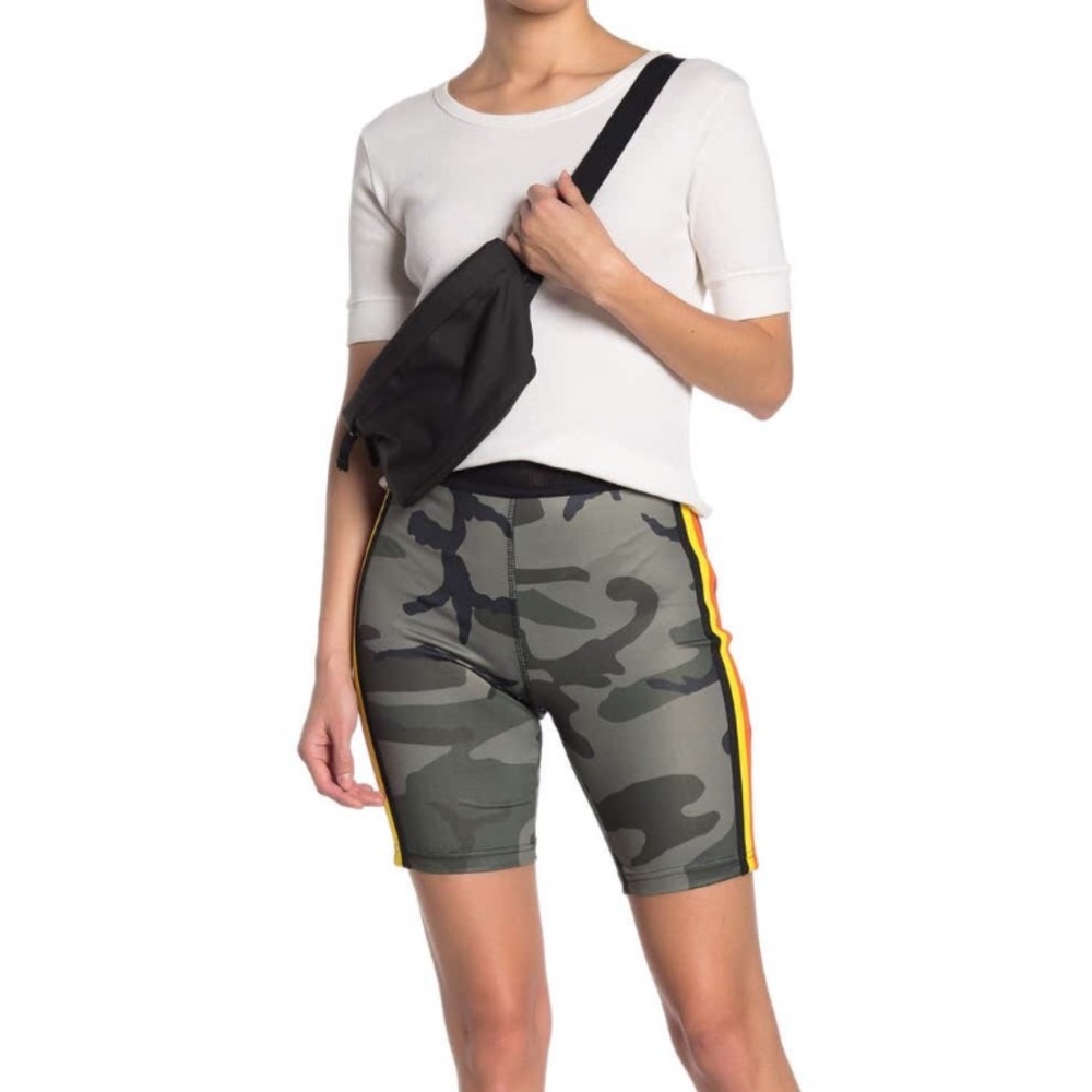 Pam & Gela Biker Shorts Camo Mesh Excl High Rise Army Short Size Large NWT NEW